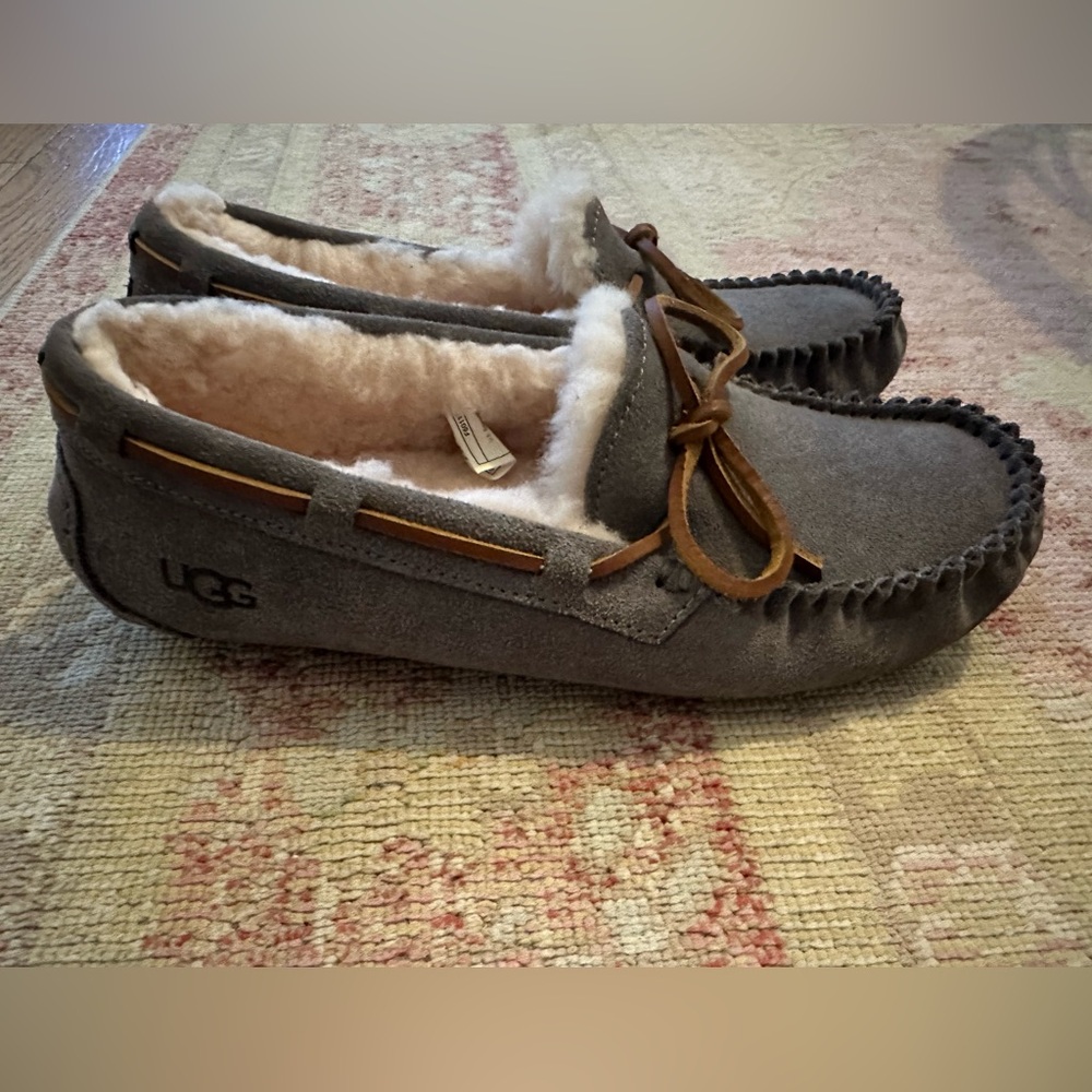 UGG Dakota slippers in size 8, color pewter. Barely worn.